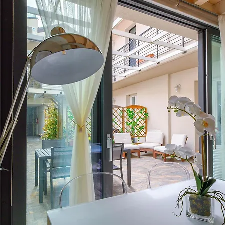 Terrace Bloom Heart Of Appartement